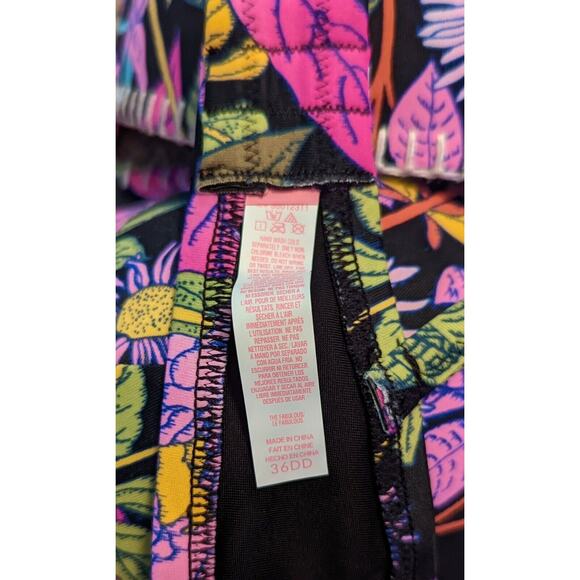 Victoria's Secret sz 36DD Racerback Swimsuit Bikini Top only underwire multi T1 - Picture 4 of 4